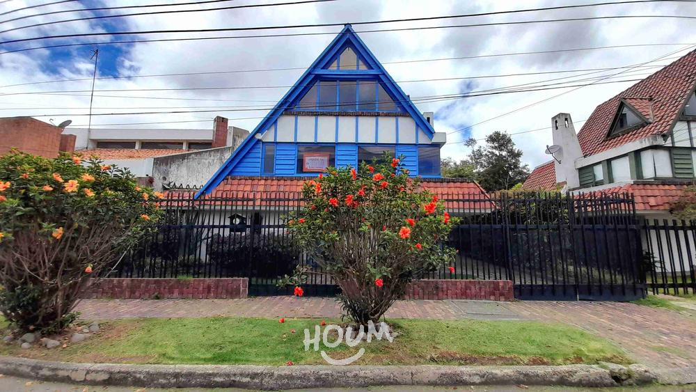 Casa en venta en Santa Barbara Central, Bogotá · foto 2 de 24