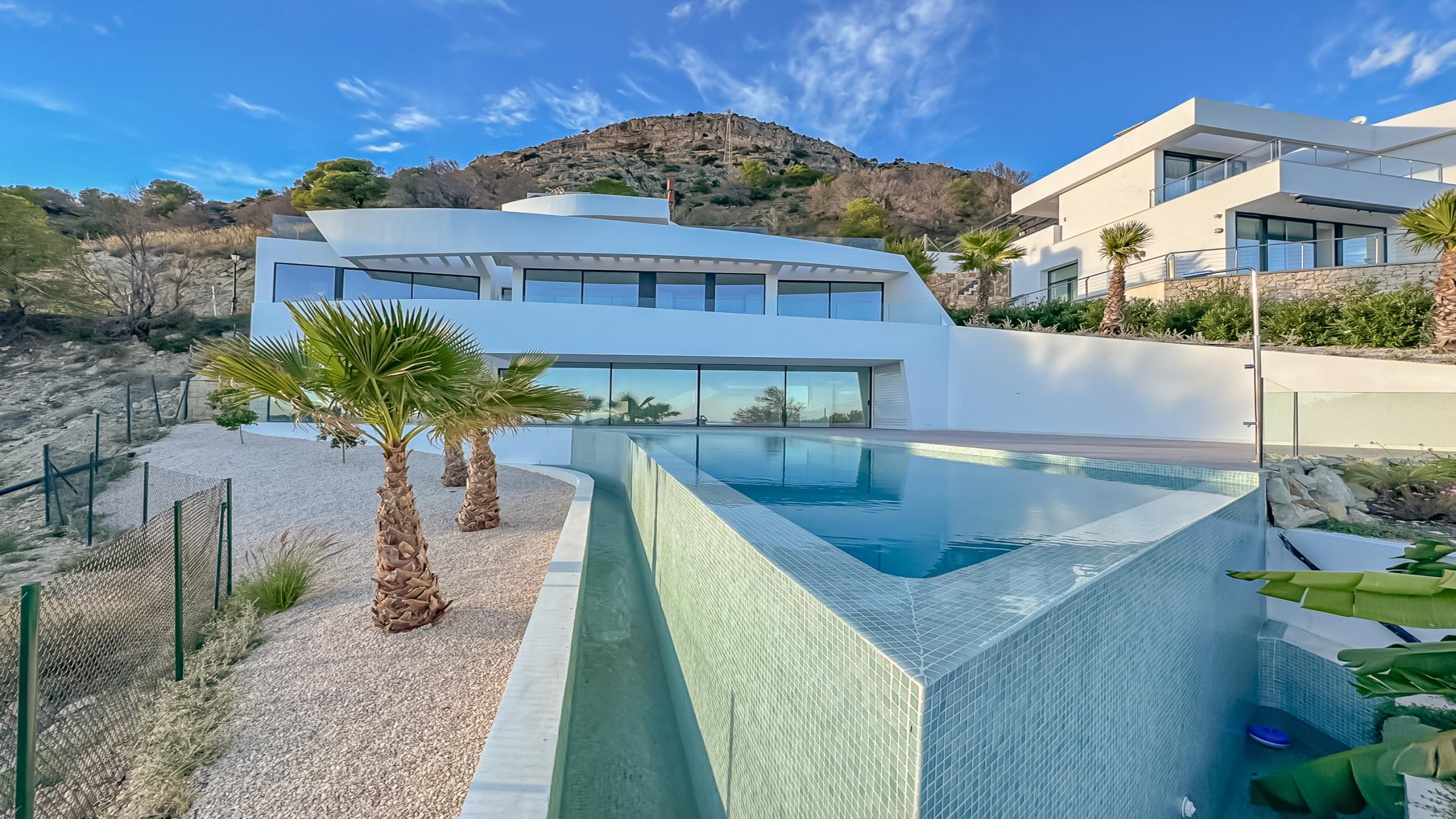 A_LlmL_villL_lLstone__4_newsize_2400by1350.jpg