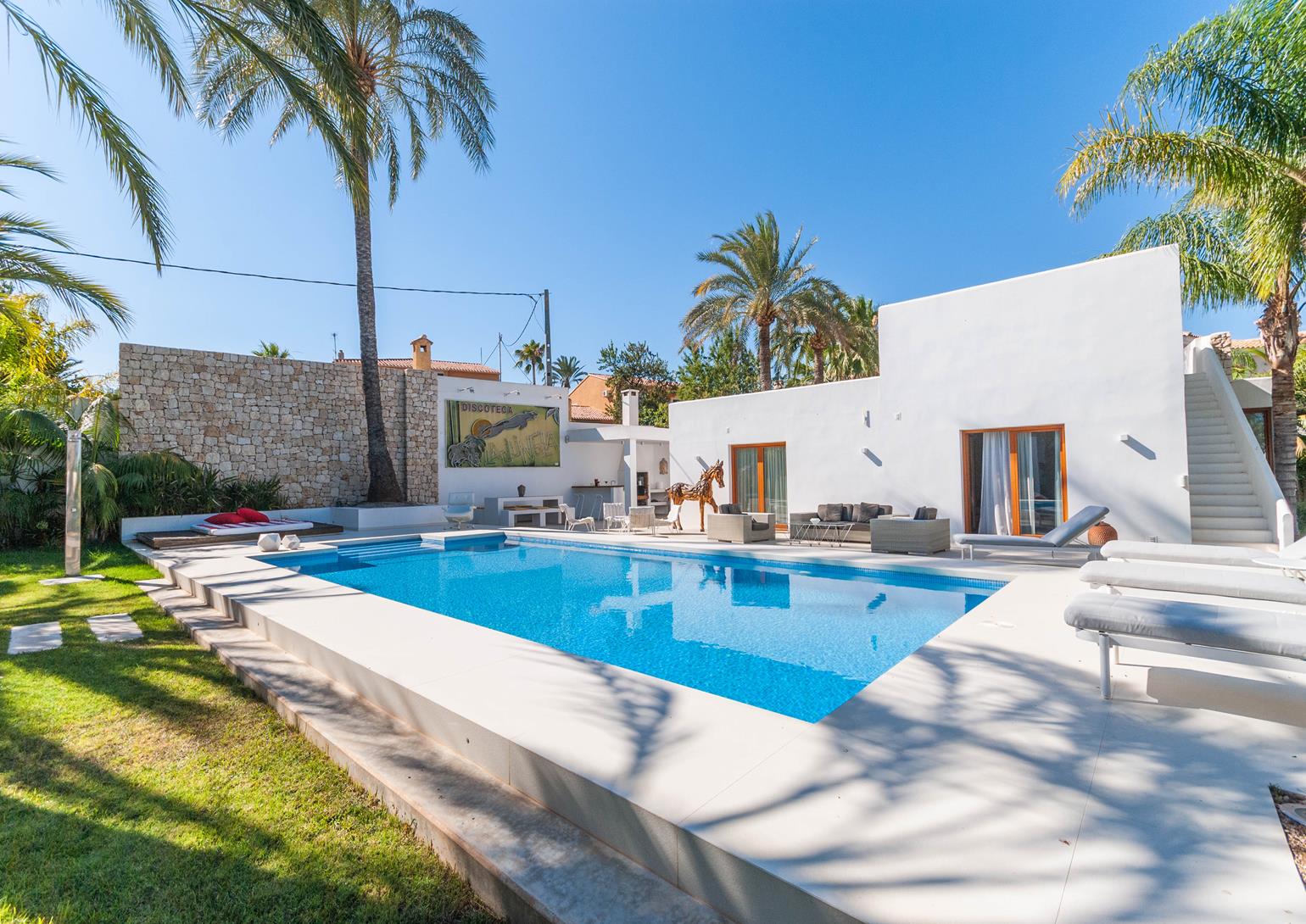 B_nardia_for_sale__5033 A_COVER_1540x1090.jpg