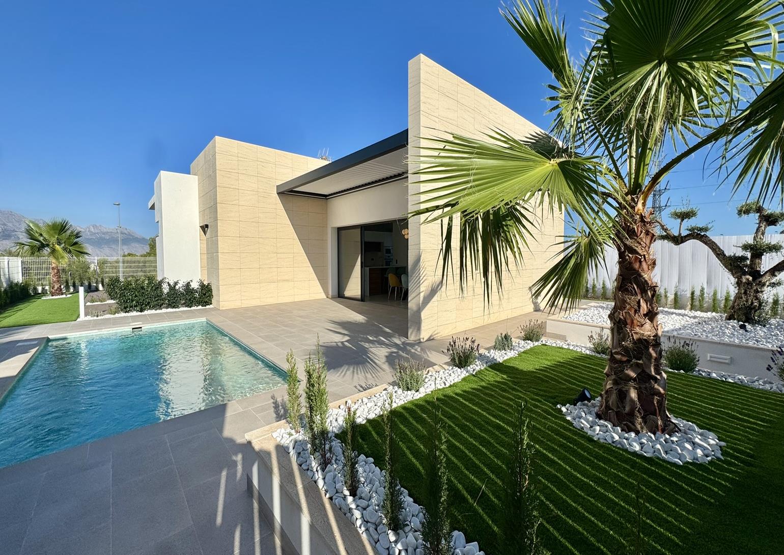 A_COVER_IMG_9611 _1540x1090.jpg