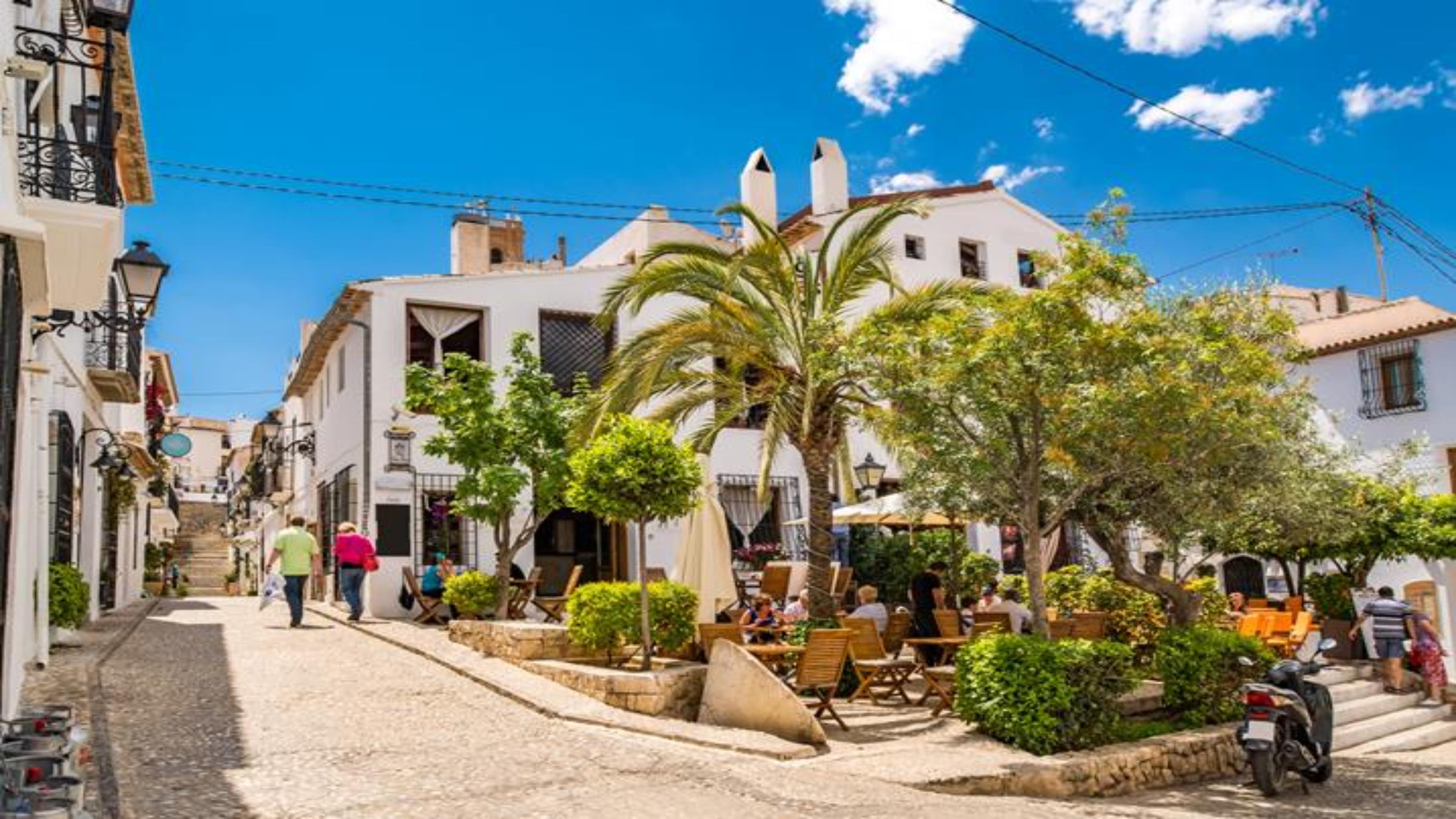 I_Altea_Costa_Blanca_NORTH_shops_and_restaurants_750x478newsize_2400by1350.jpg