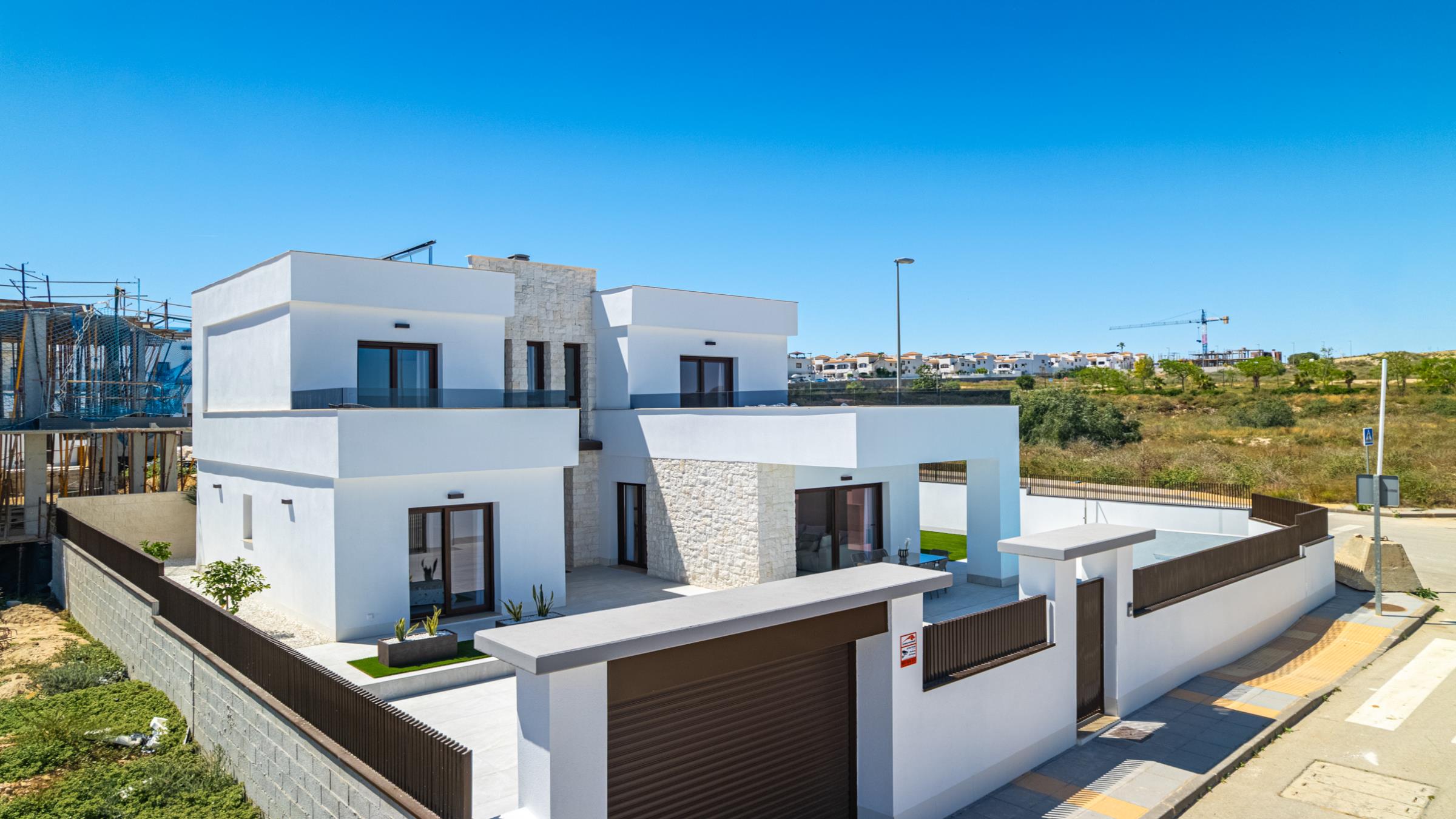 A_Valencia-14newsize_2400by1350.jpg