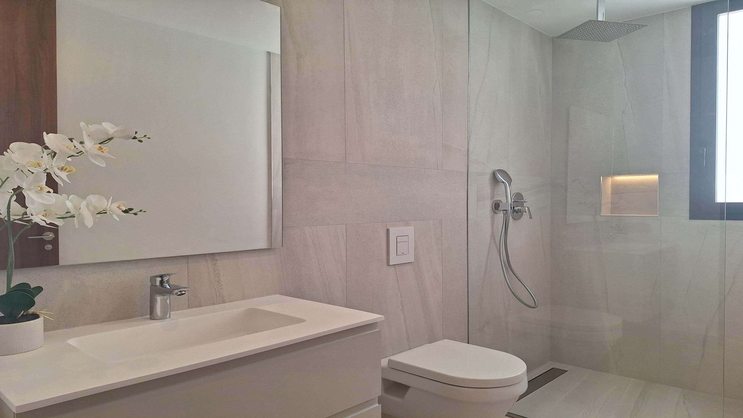 G_BAÑO___BATHROOMnewsize_2400by1350.jpg