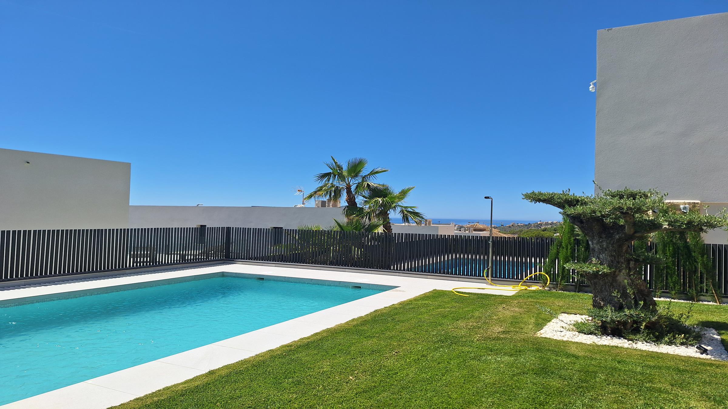 PISCINA_1___SWIMMING_POOL_1newsize_2400by1350.jpg