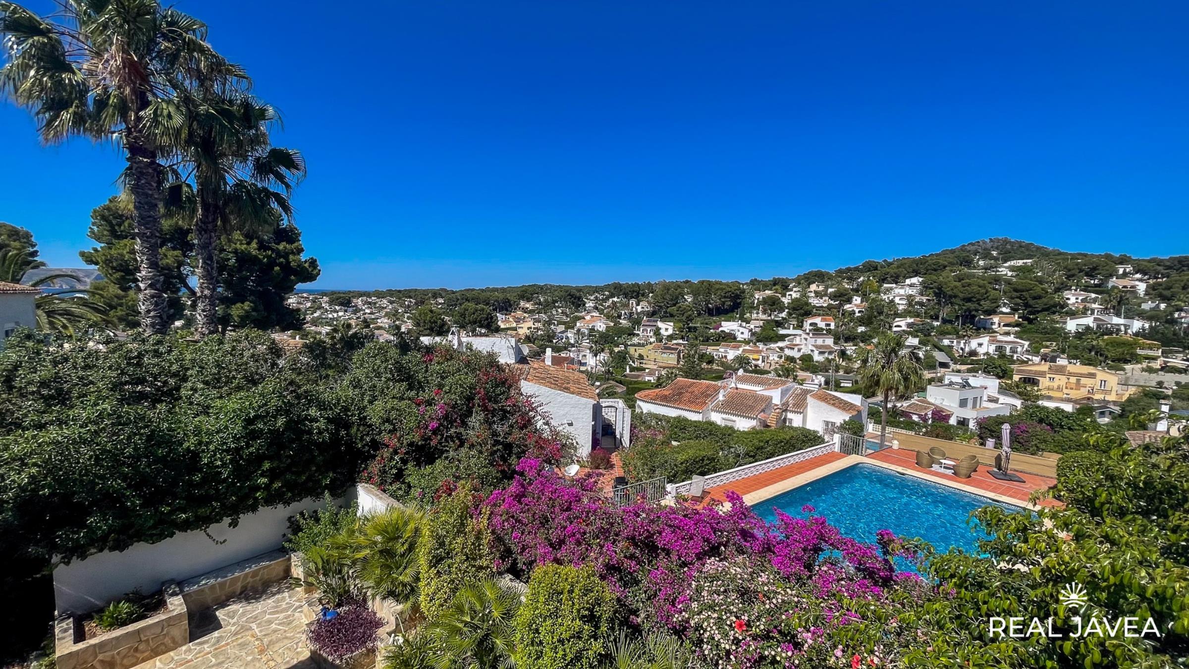 roof_terrace_viewnewsize_2400by1350.jpg