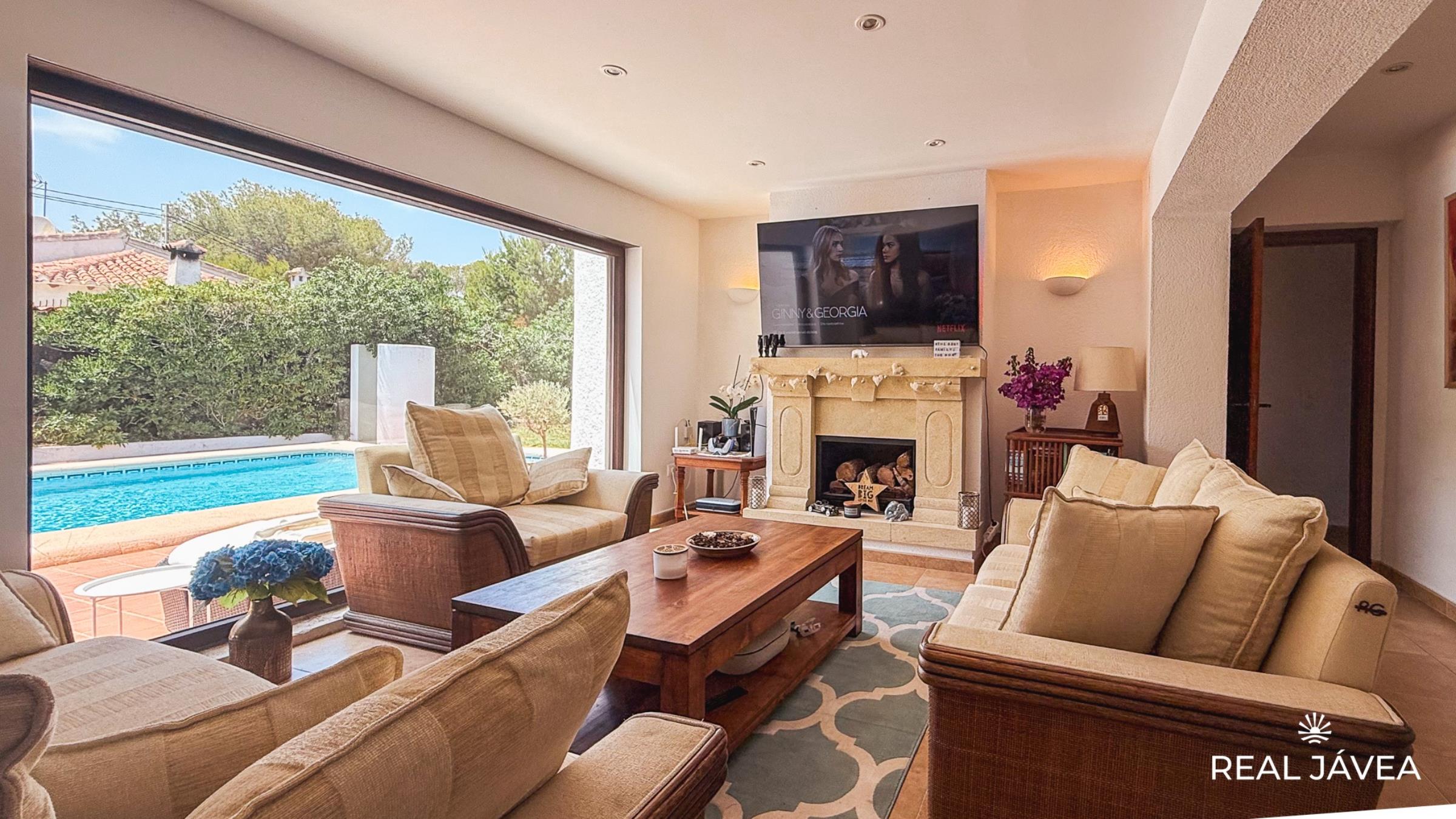 living_room_3newsize_2400by1350.jpg