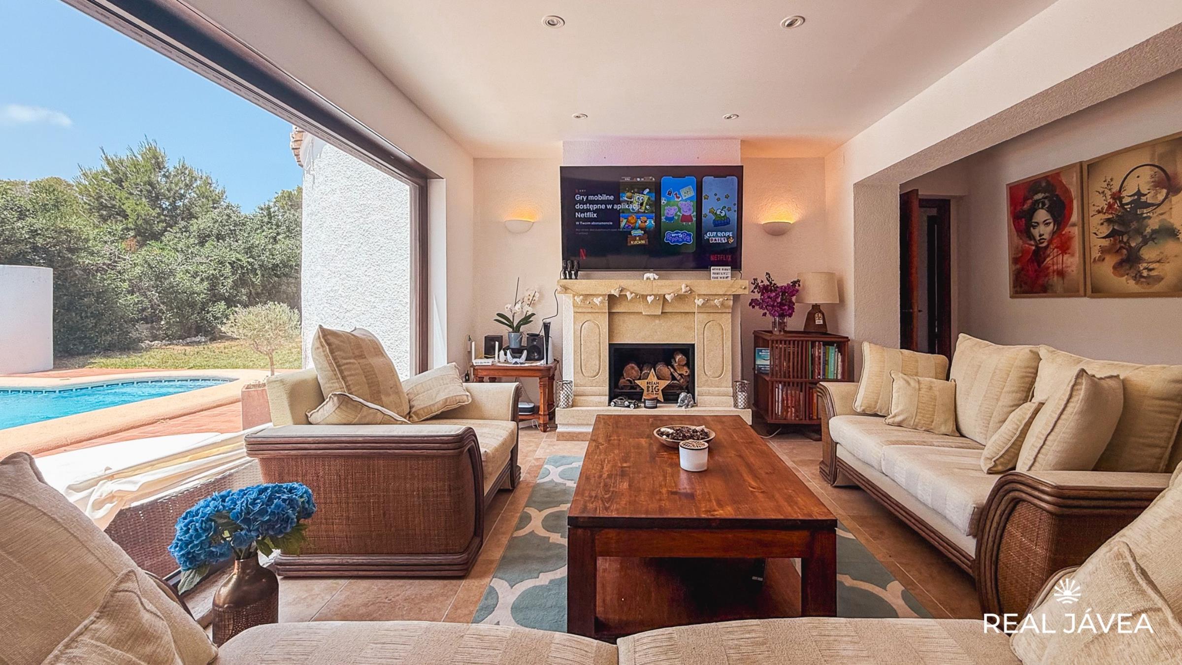 living_room_2newsize_2400by1350.jpg