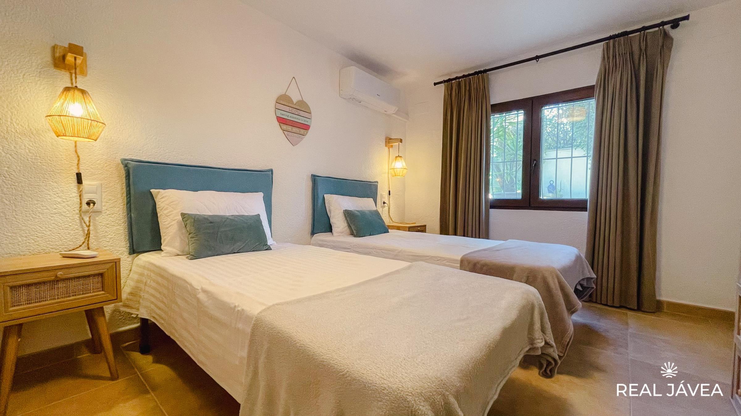 bedroom_4_lower_levelnewsize_2400by1350.jpg