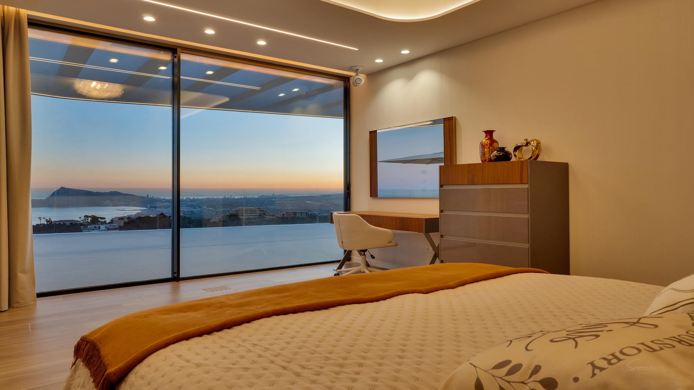 Spanoramic_Photography_120newsize_2400by1350.jpg