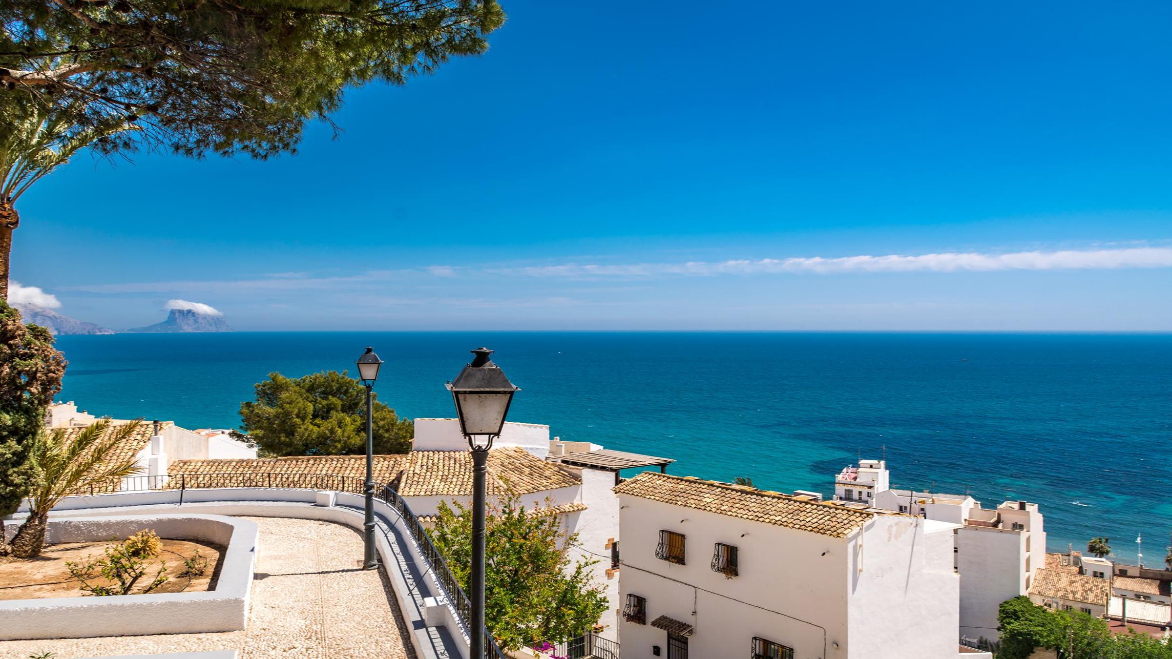 Z4_shutterstock_560968435_Altea_1800x1350newsize_2400by1350.jpg