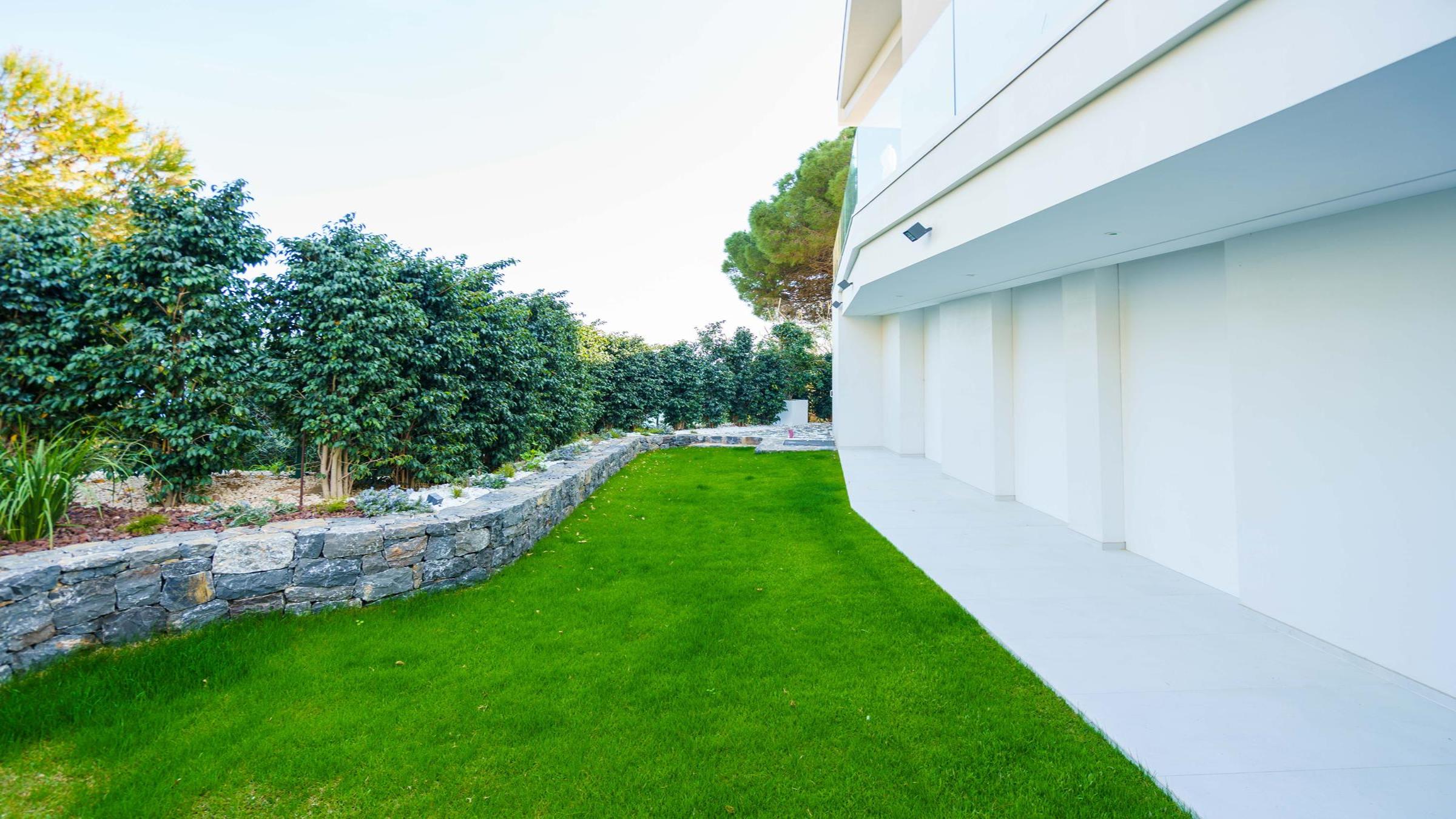 nardia_Altea17701800x1350newsize_2400by1350.jpg
