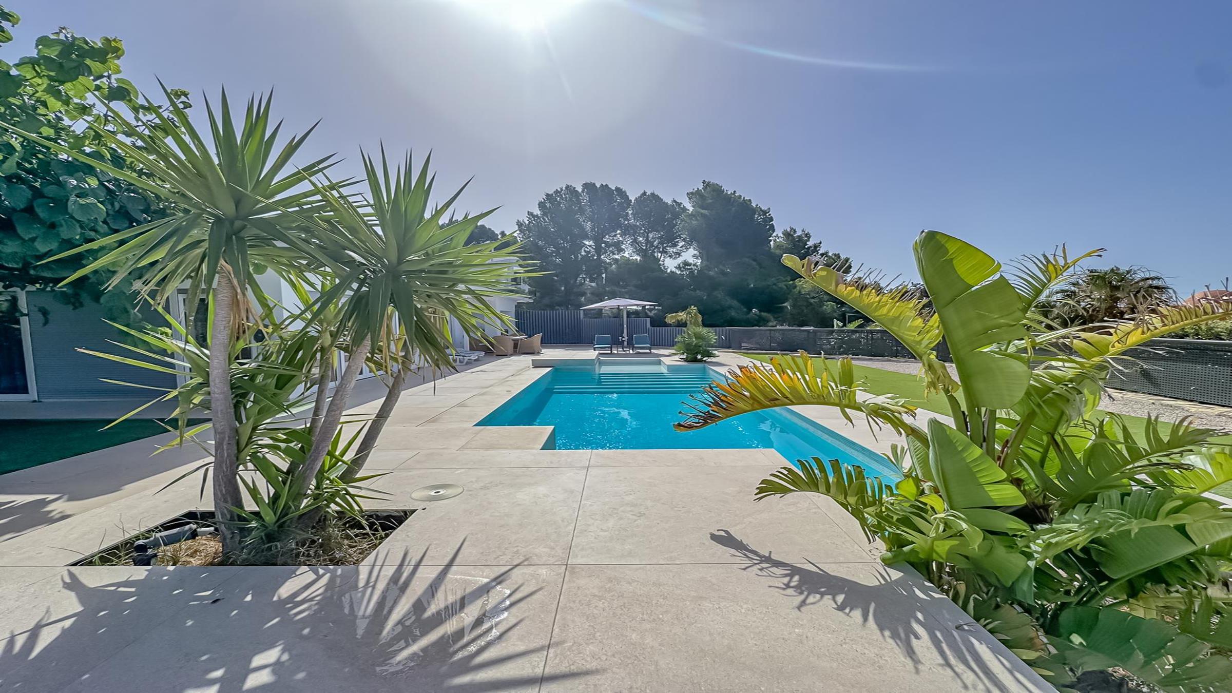 B3_nardia_Villa_Pool__35__1800x1350newsize_2400by1350.jpg