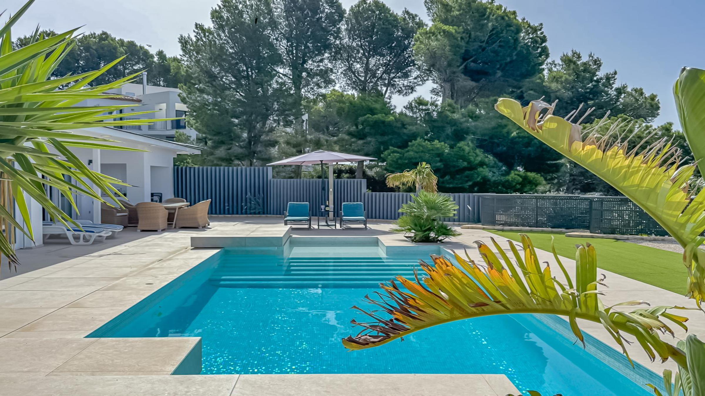 I_nardia_Villa_Pool__37__1800x1350newsize_2400by1350.jpg