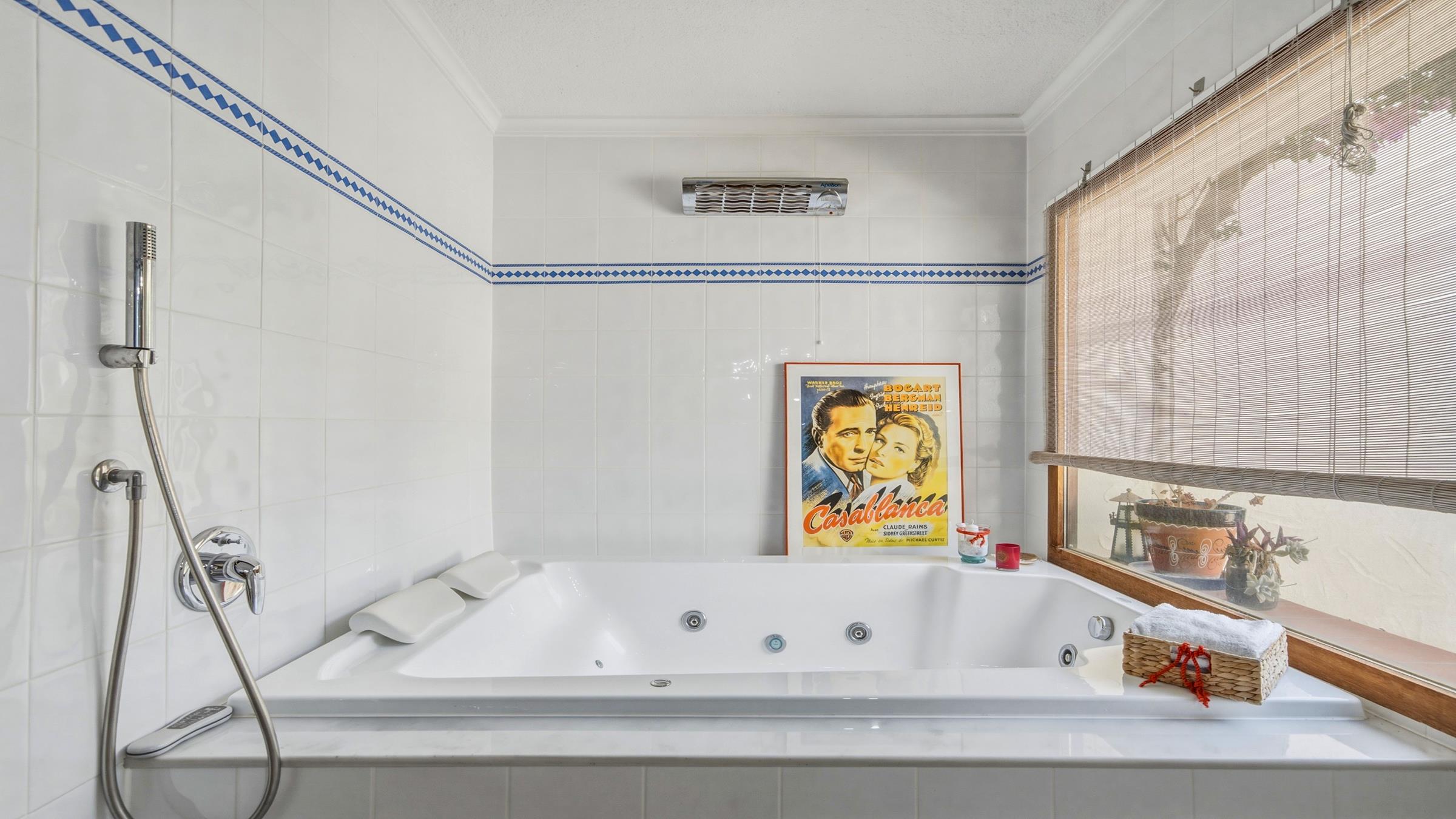 nardia_Javea_villa_48newsize_2400by1350.jpg