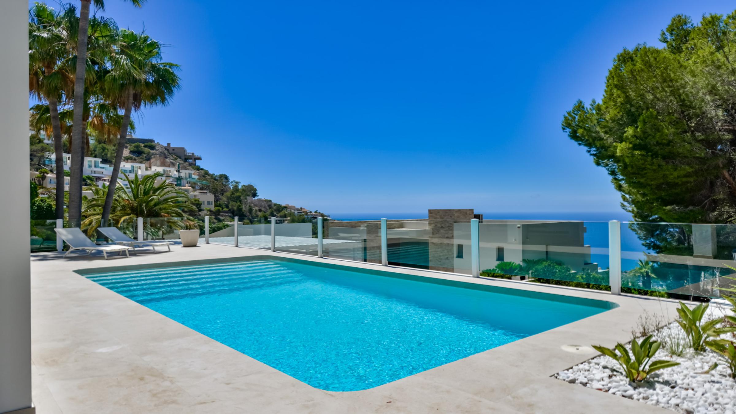 LCFV1879newsize_2400by1350.jpg
