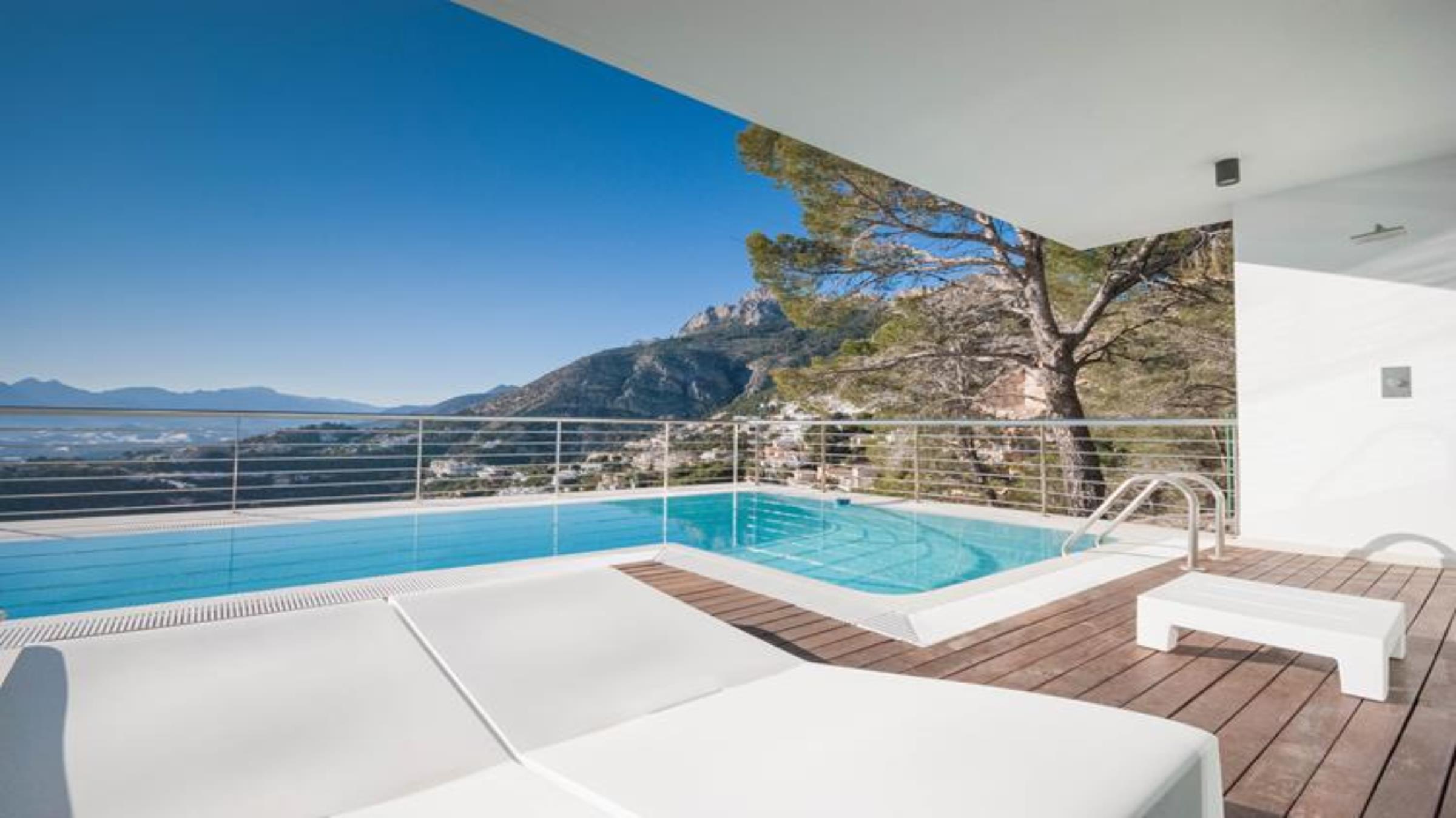 Villa_Luxury_seaview_nardia__12___newsize_2400by1350.jpg