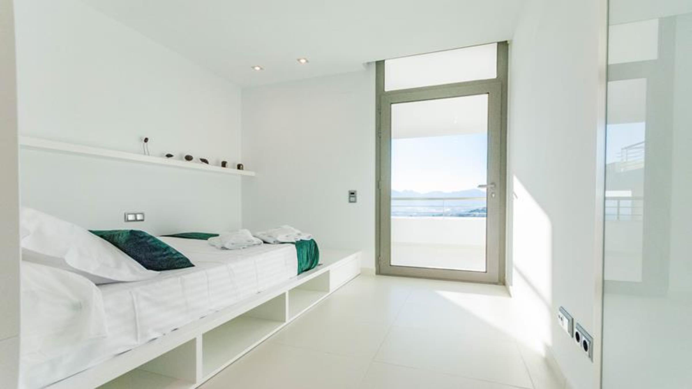 Villa_Luxury_seaview_nardia__21___newsize_2400by1350.jpg
