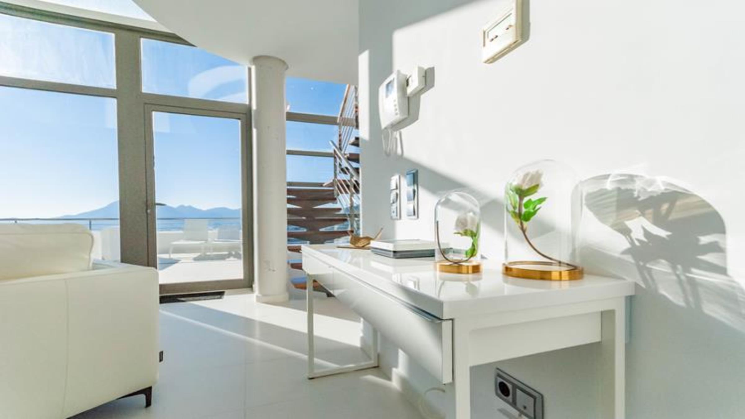 Villa_Luxury_seaview_nardia__3___newsize_2400by1350.jpg