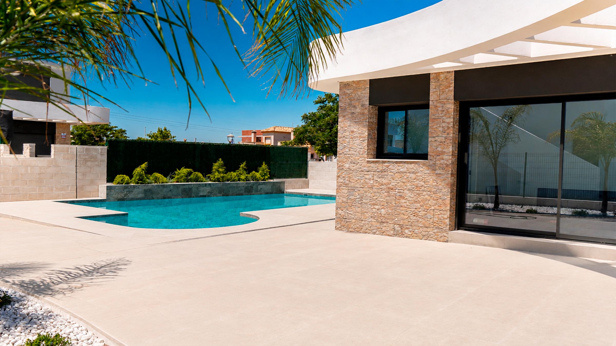 E__Piscina___Exteriornewsize_2400by1350.jpg