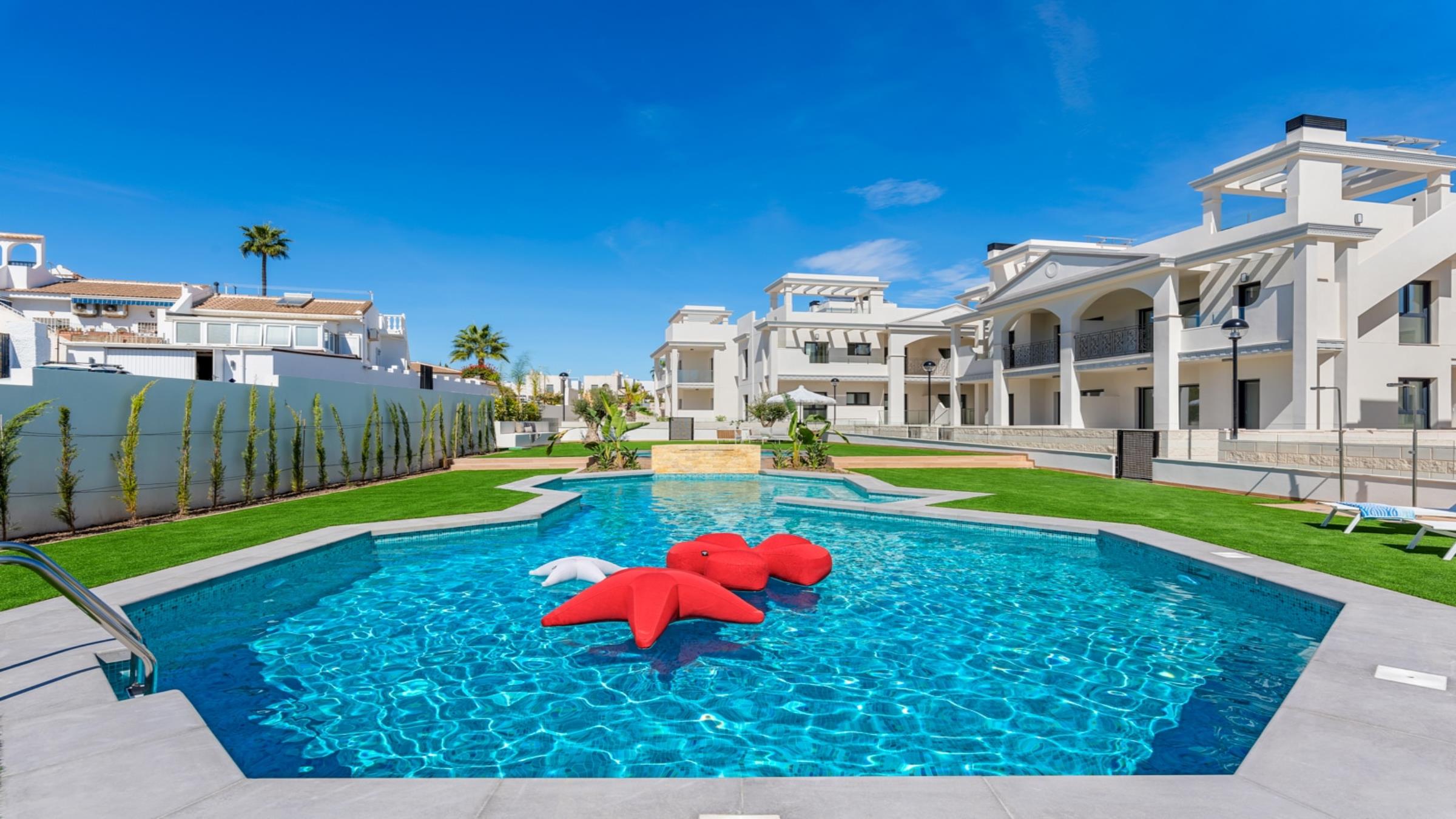 Z_Adhara_piscina2_web_8-1newsize_2400by1350.jpg