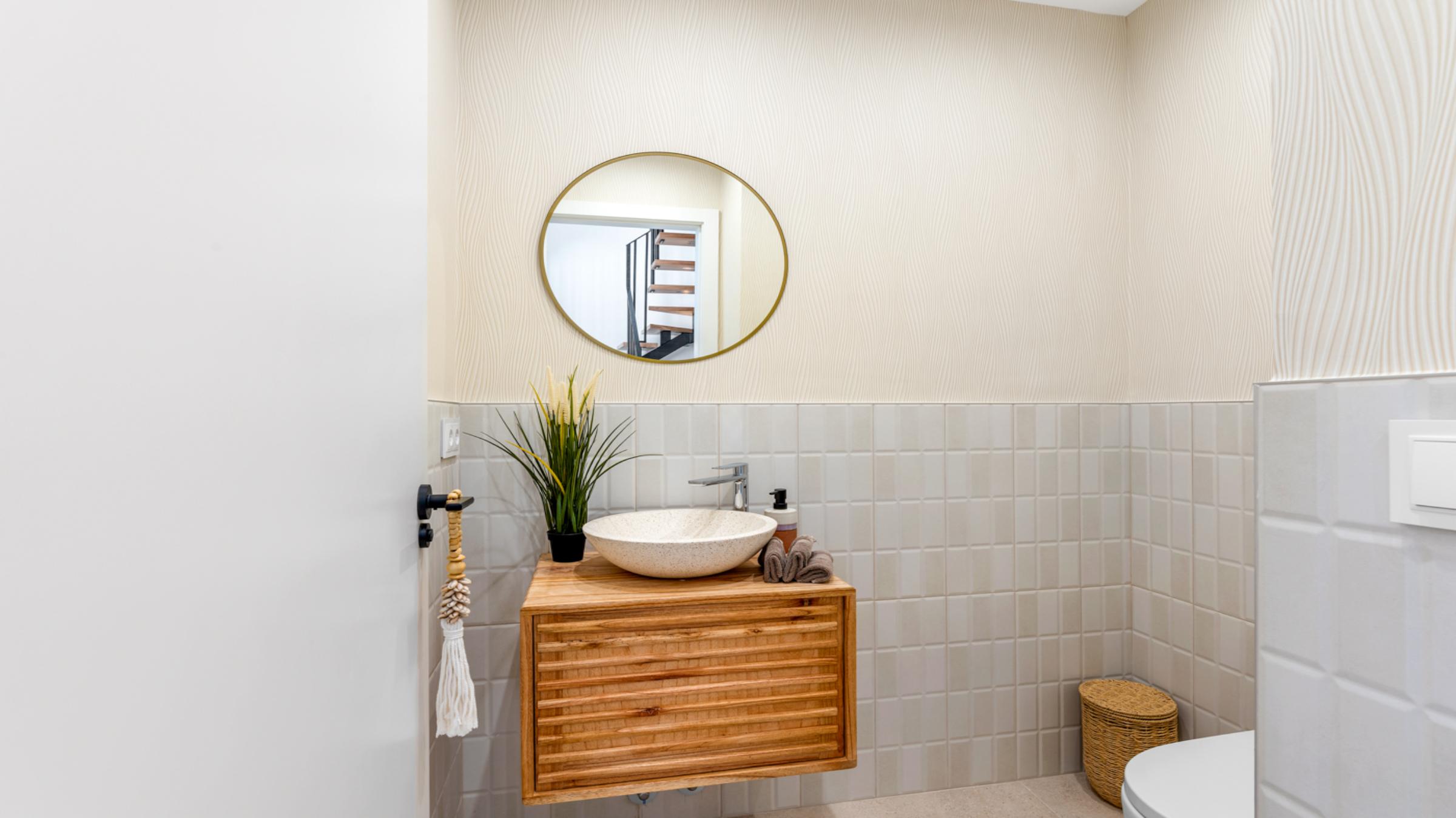 L__8___Paris_VIII___Guest_toiletnew_size_2400by_1350.jpg