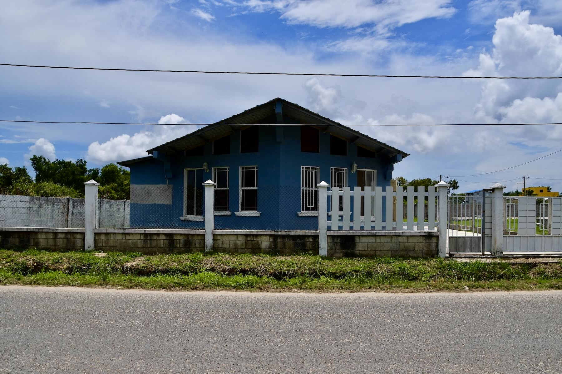 2 Bed 2 Bath FixerUpper Home on a Corner Lot in Vista Del Mar
