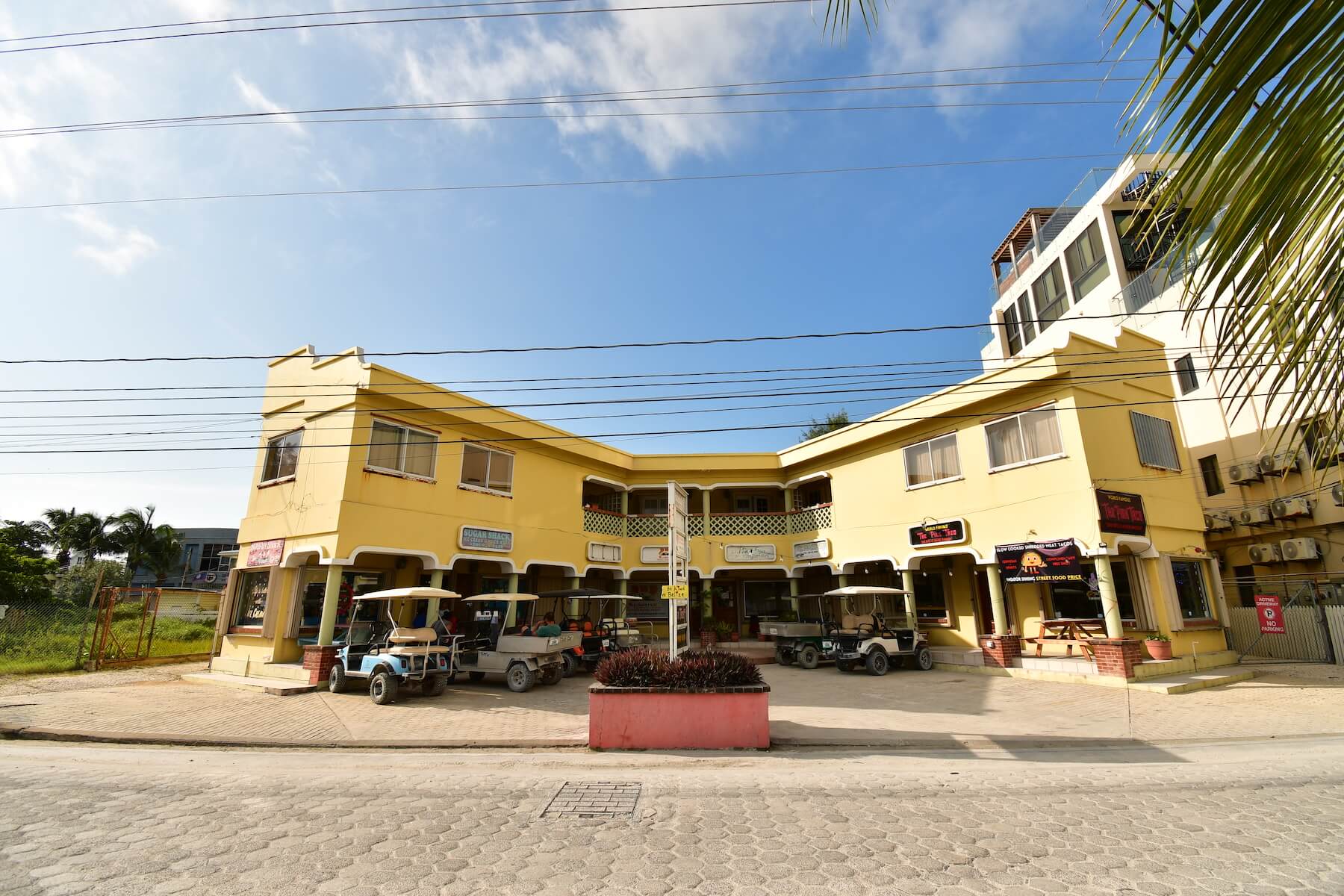 Fairdale Plaza MixedUse, Commercial Property in San Pedro Ambergris