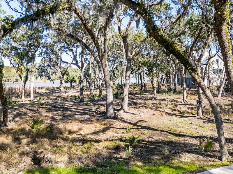 8111 Jack Island Drive