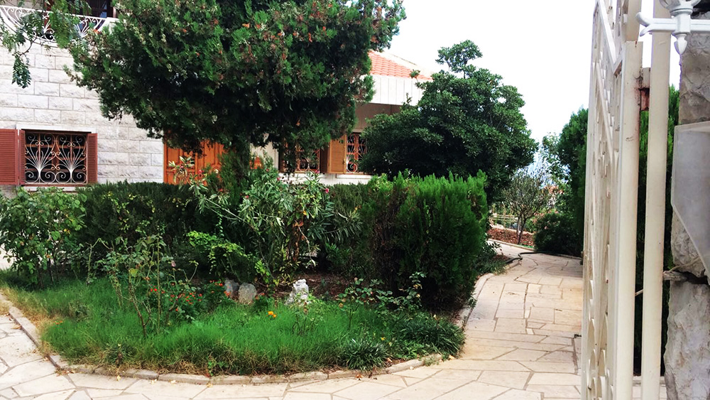 Fully Decorated Villa For Sale In Prime Location In Ajaltoun JSK Real