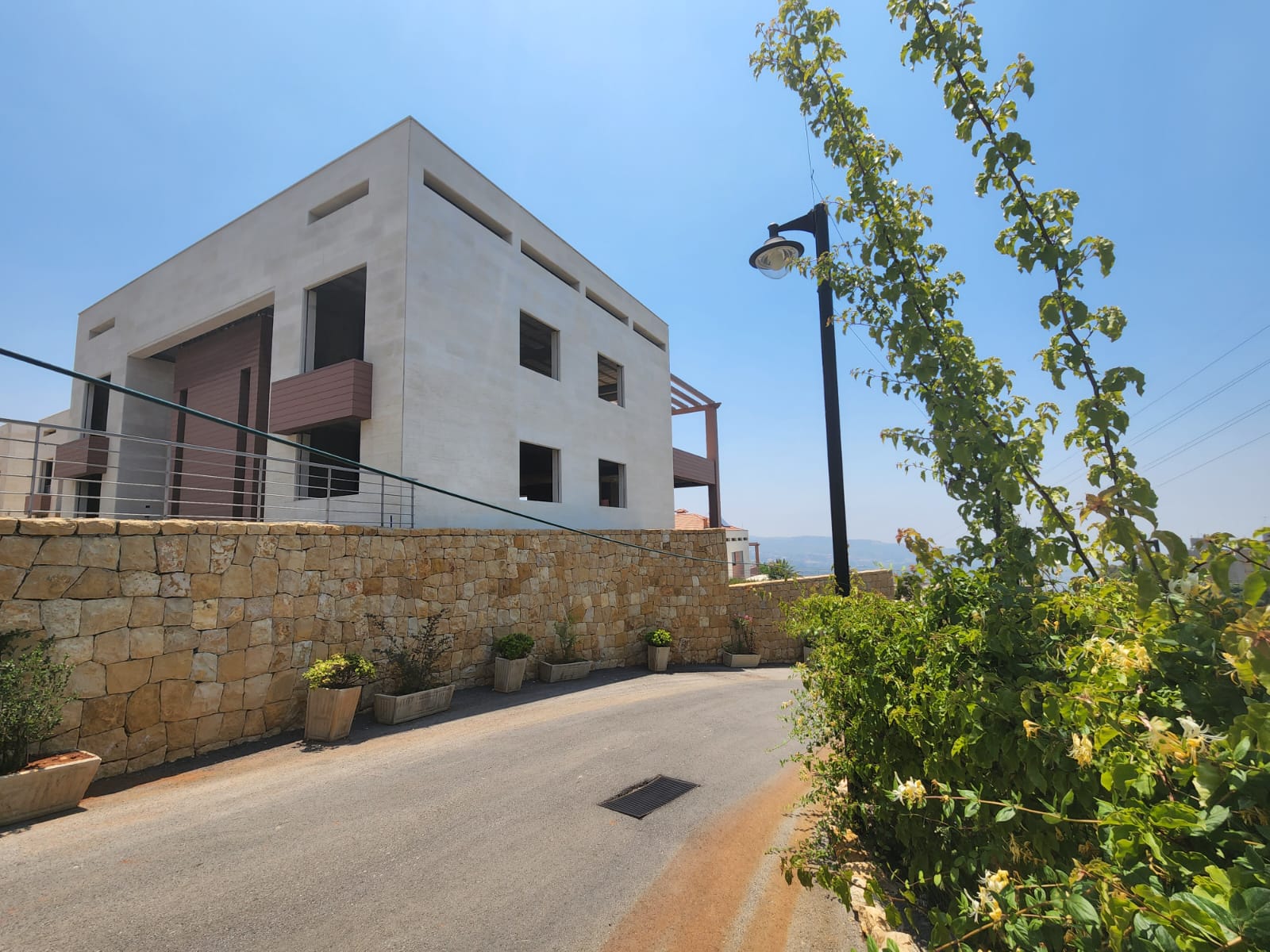 Villa for sale in Jamhour with a big garden & a view (Core and Shell