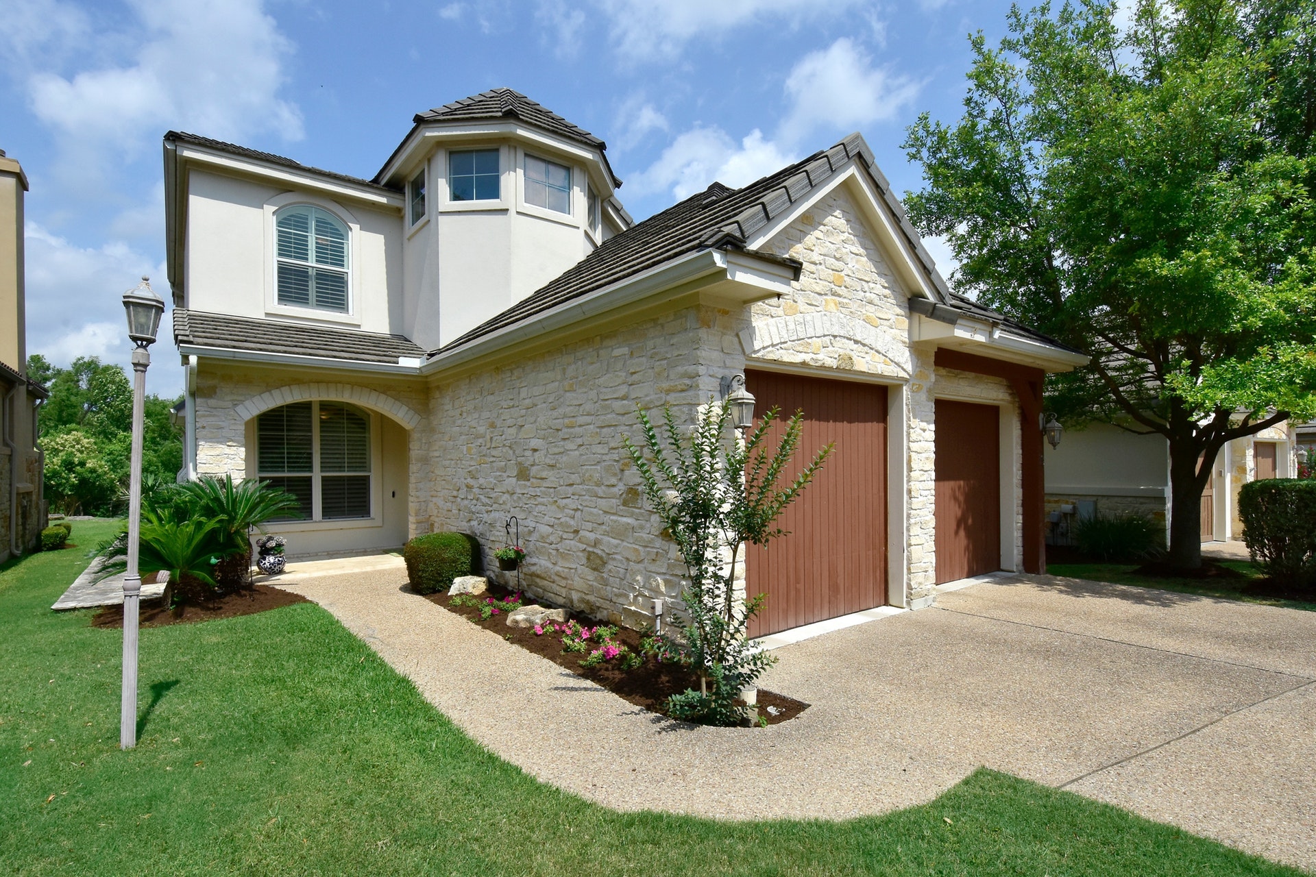 April Womack Realtor Moreland Properties Austin Area Real Estate