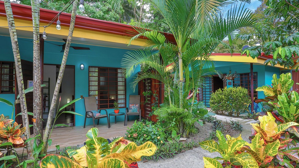 Rental Cabinas and Residential Home Walk to the Beach in Uvita