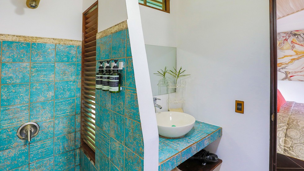 Rental Cabinas and Residential Home Walk to the Beach in Uvita