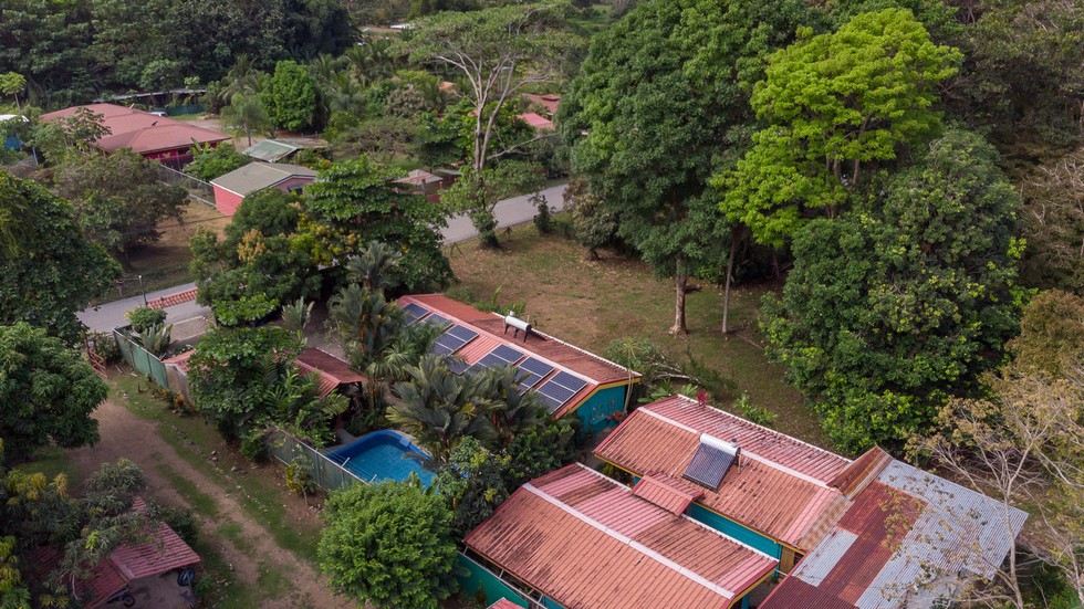 Rental Cabinas and Residential Home Walk to the Beach in Uvita