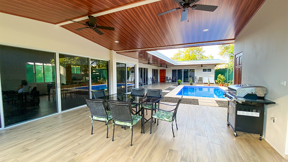 New Turnkey Home in Uvita with Large Outdoor Entertaining Area