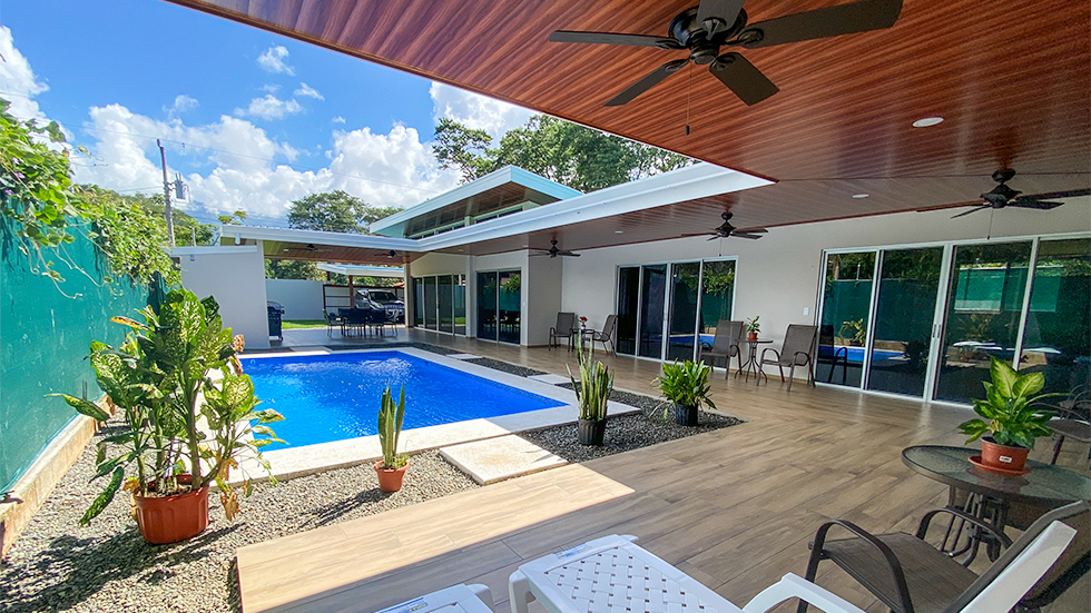 New Turnkey Home in Uvita with Large Outdoor Entertaining Area