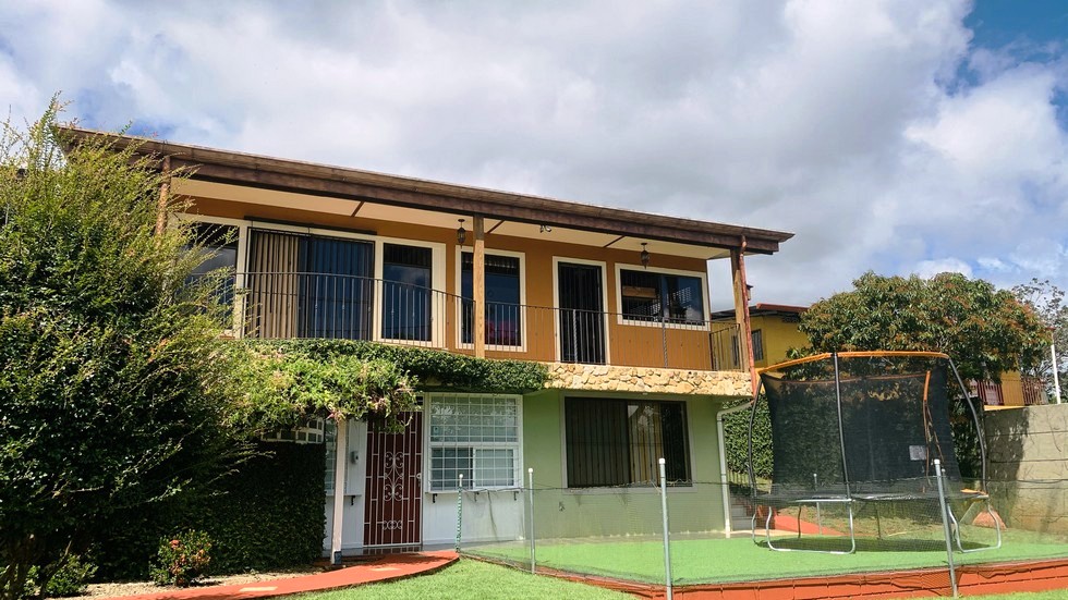 Delightful Family Home in Quiet Neighborhood in San Isidro
