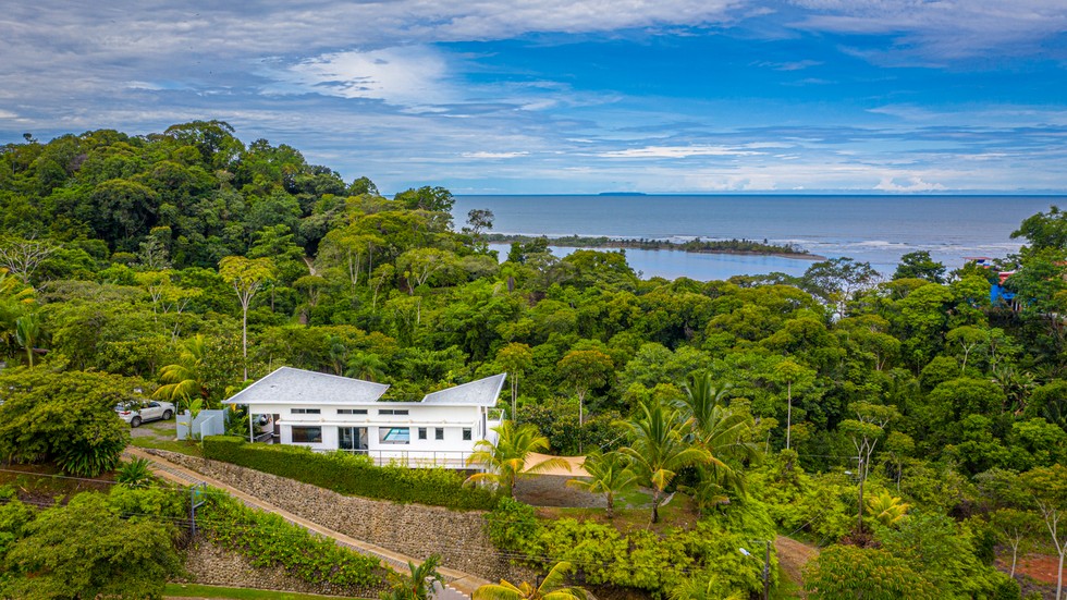 Boutique Hotel and Breathtaking Home with Ocean Views in Ojochal