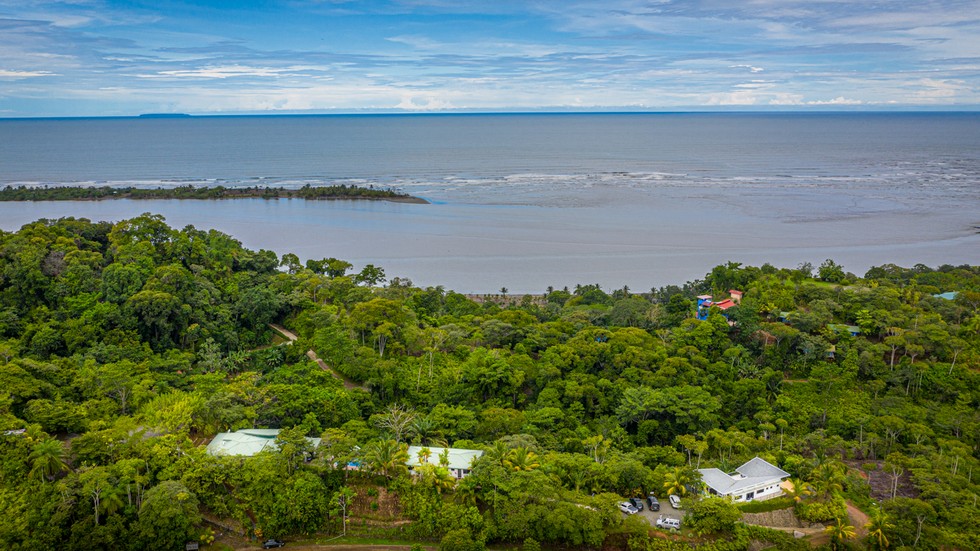 Boutique Hotel and Breathtaking Home with Ocean Views in Ojochal