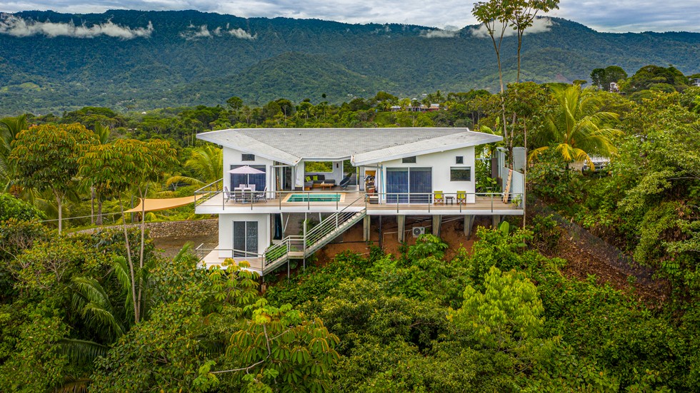 Boutique Hotel and Breathtaking Home with Ocean Views in Ojochal