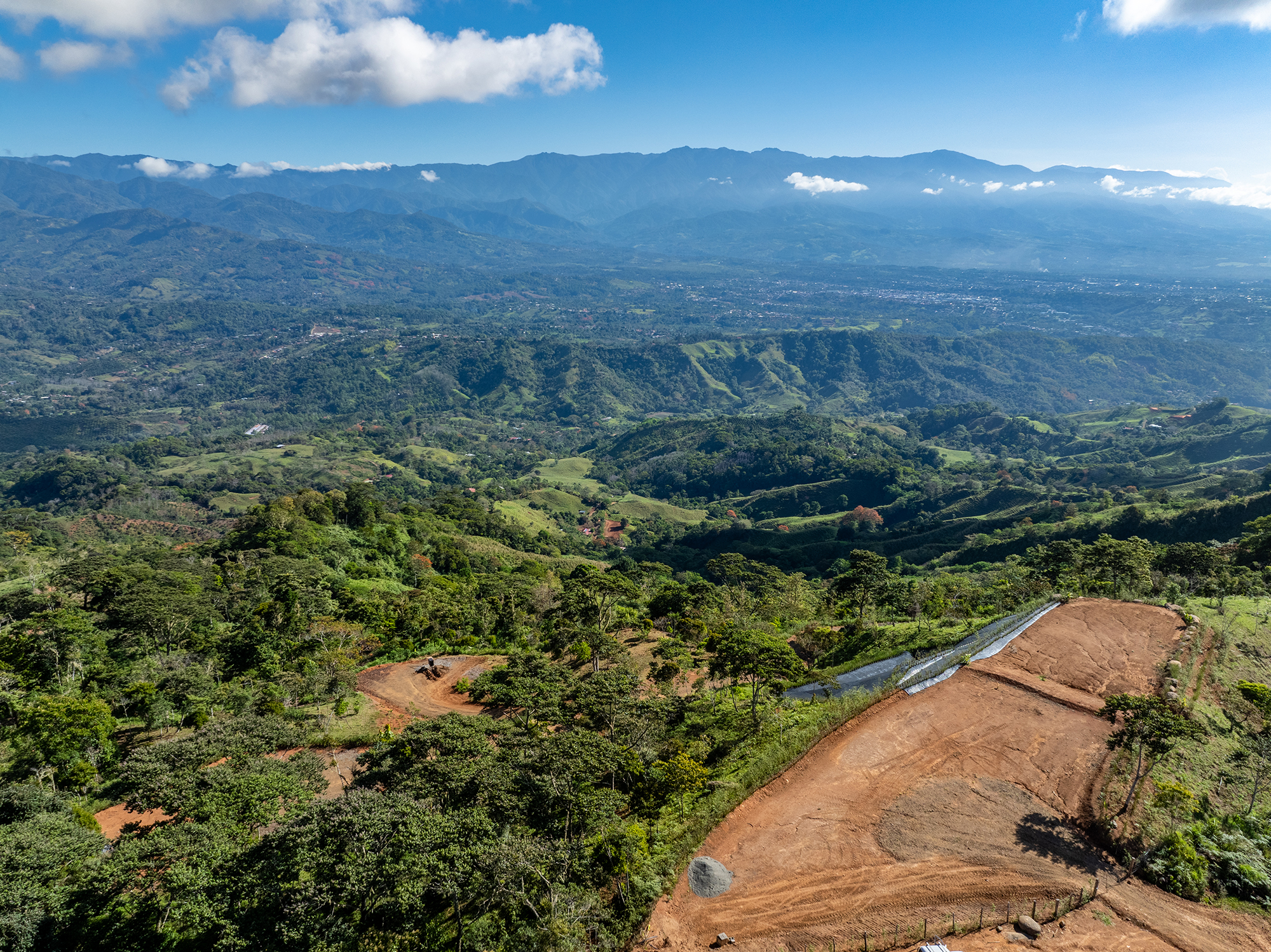 Spectacular Property with Chirripo Mountain and San Isidro City Views