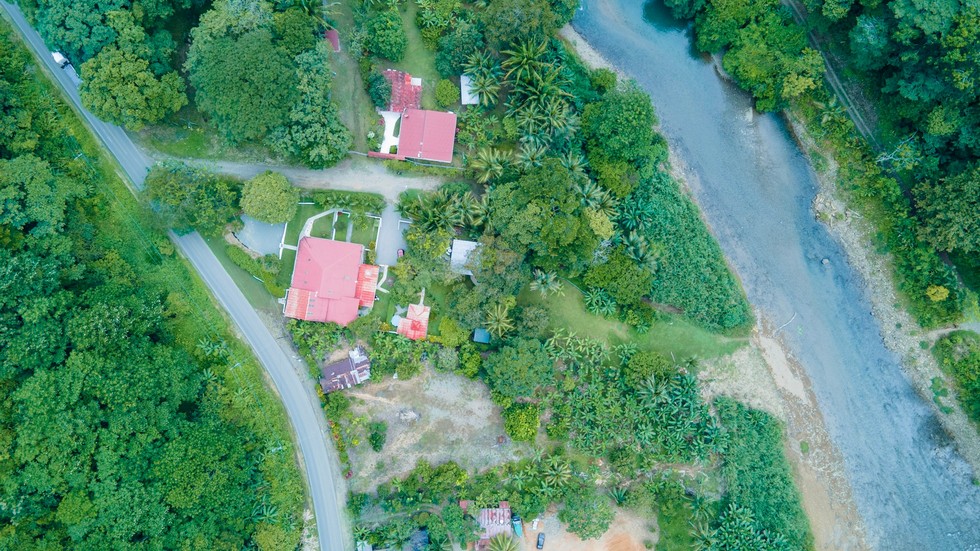 Riverside Property with Income Potential Near Dominical