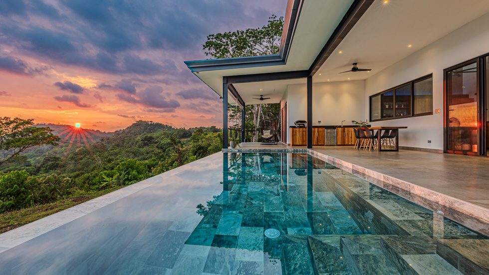 Luxury Home with Panoramic Views and Privacy in Ojochal