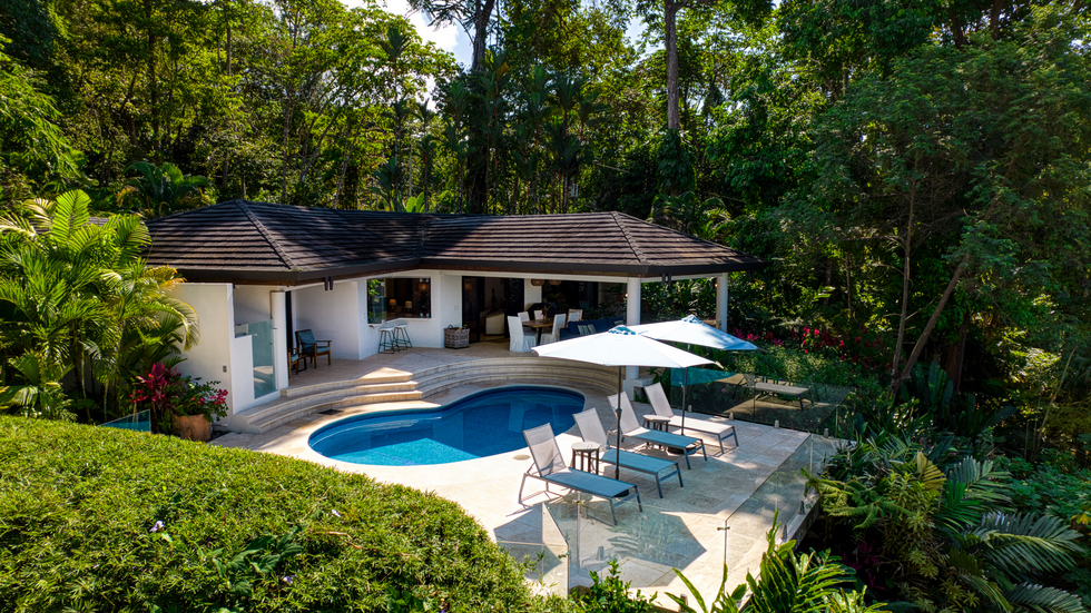 Tranquil Jungle Villa with Ocean Views in Uvita