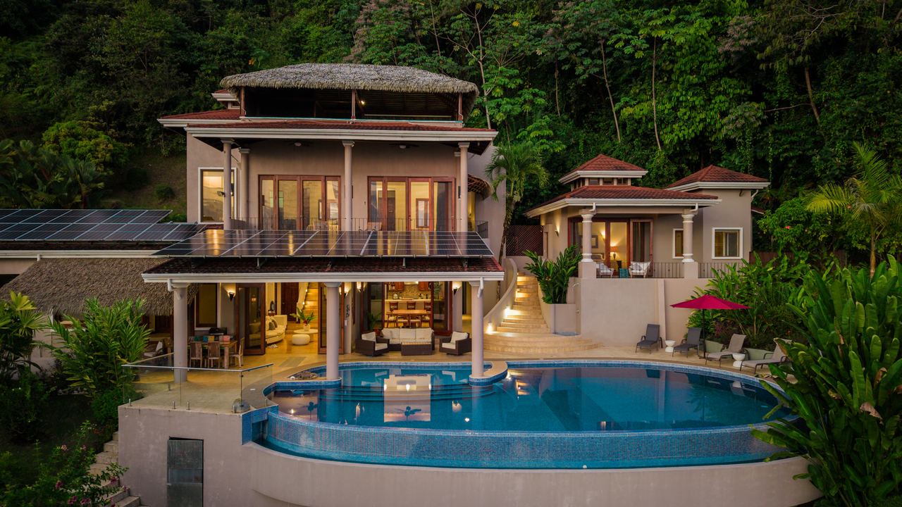 Ocean View Luxury Estate with An Incredible Location in Dominical
