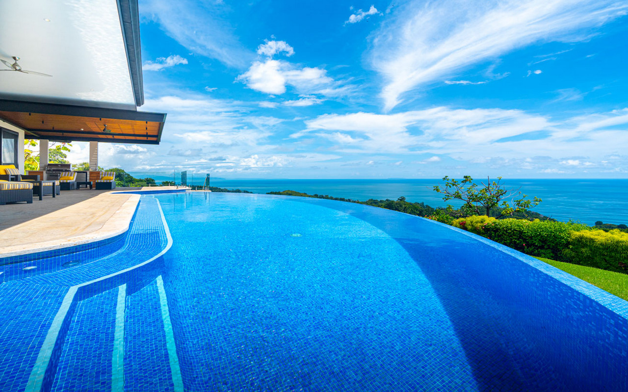 Luxury Home with Privacy and Stunning Views in Ojochal