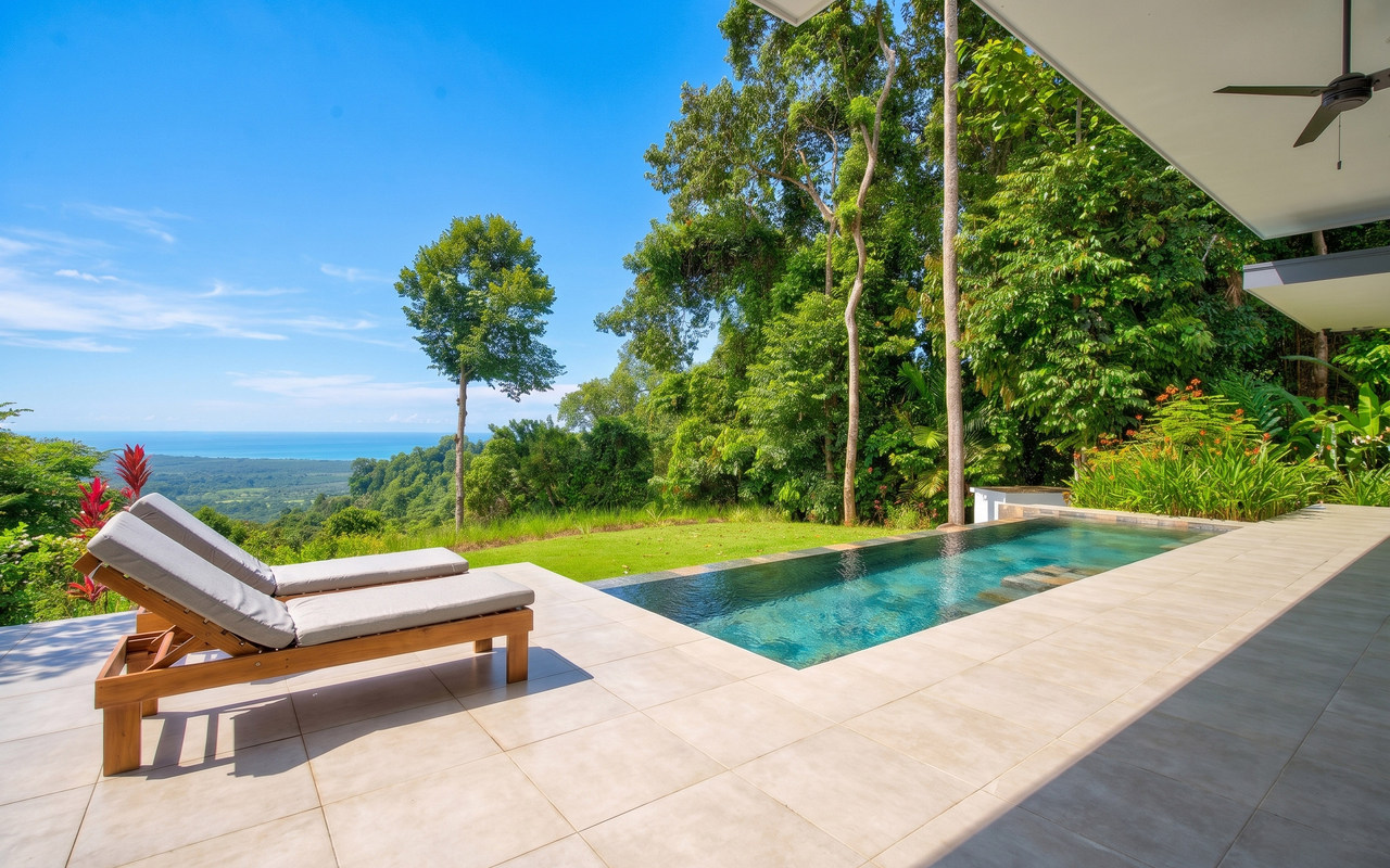 Ocean View Single Level Home with Privacy in Quepos