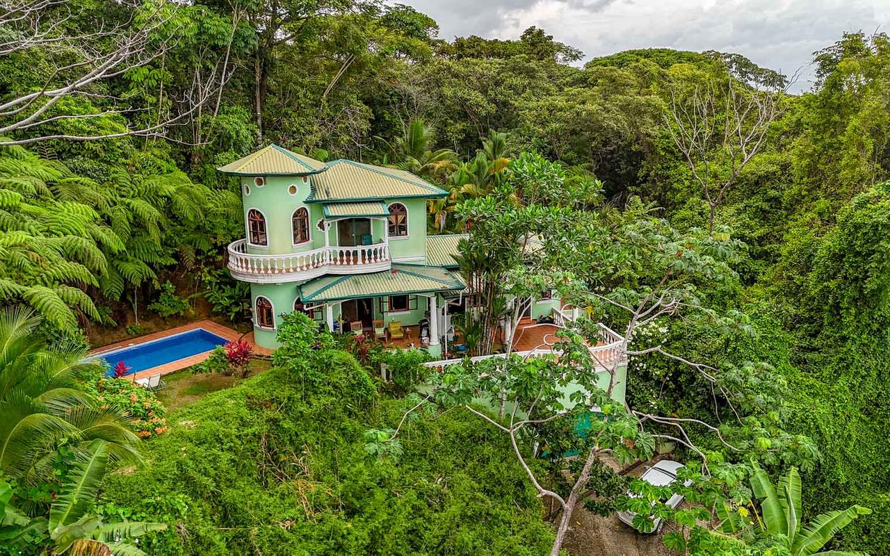 2 Bedroom Residence Surrounded by Rainforest in Ojochal