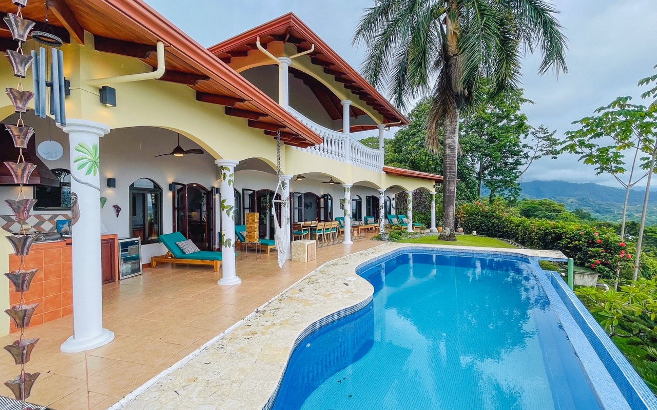 Luxury Villa with Panoramic Views in Ojochal
