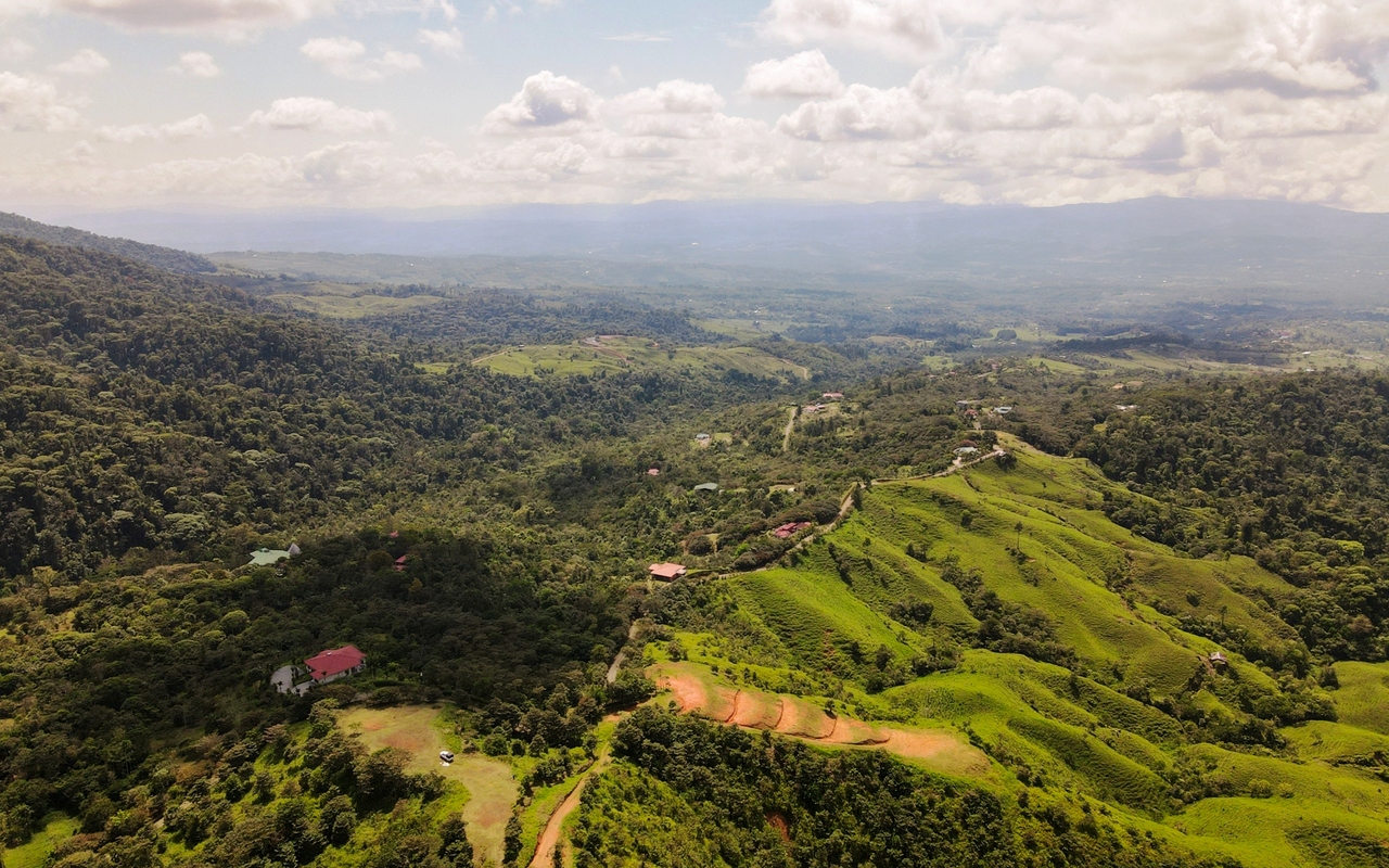 77 Acre Mountain Property with Valley Views in Pérez Zeledón